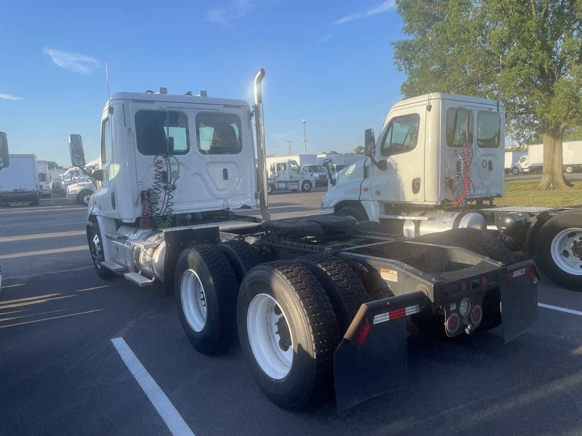 2019 Freightliner/Mercedes CASCADIA 113" DAYCAB 537865