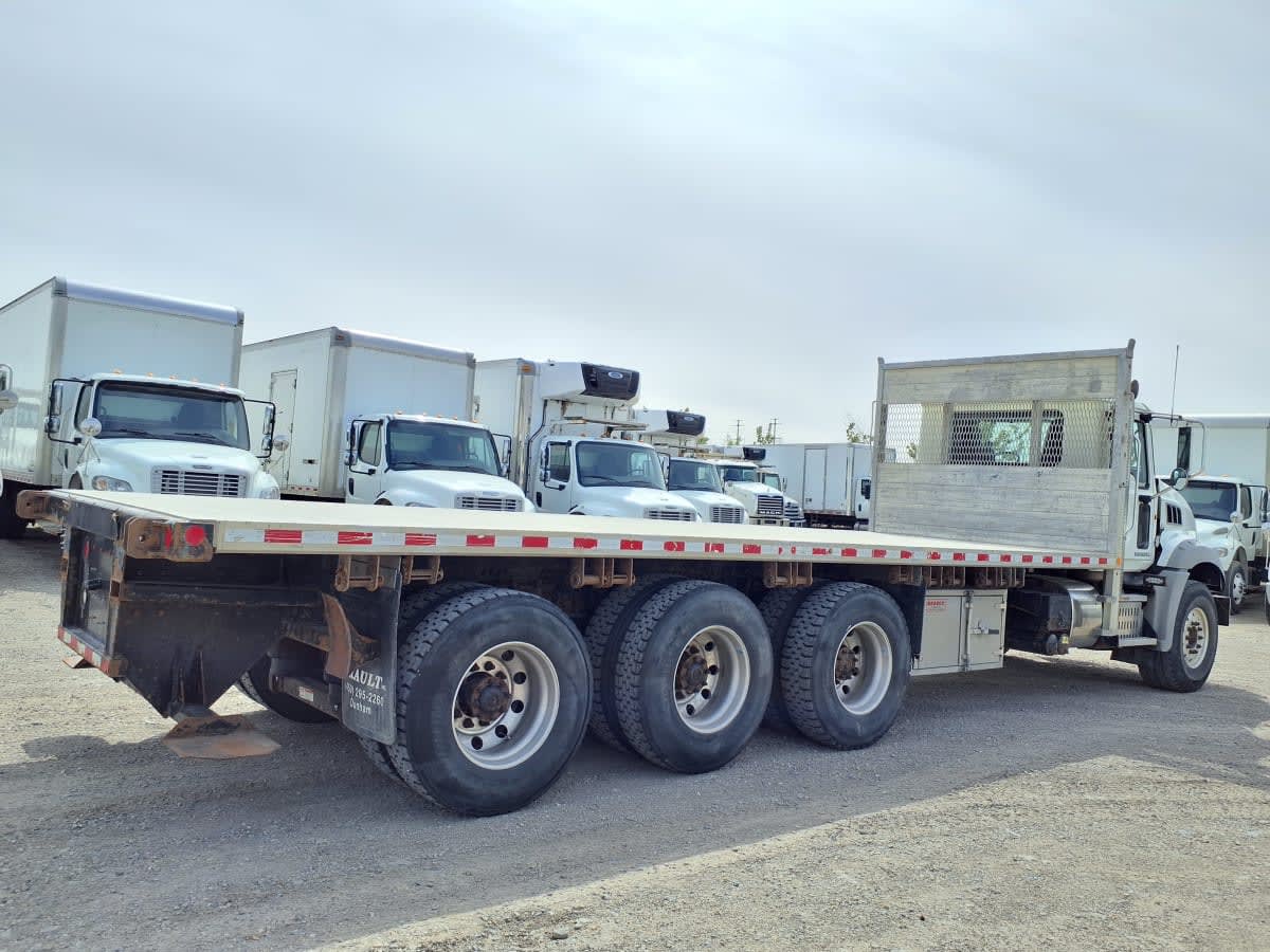 2014 Mack Trucks, Inc. GU 800 539107