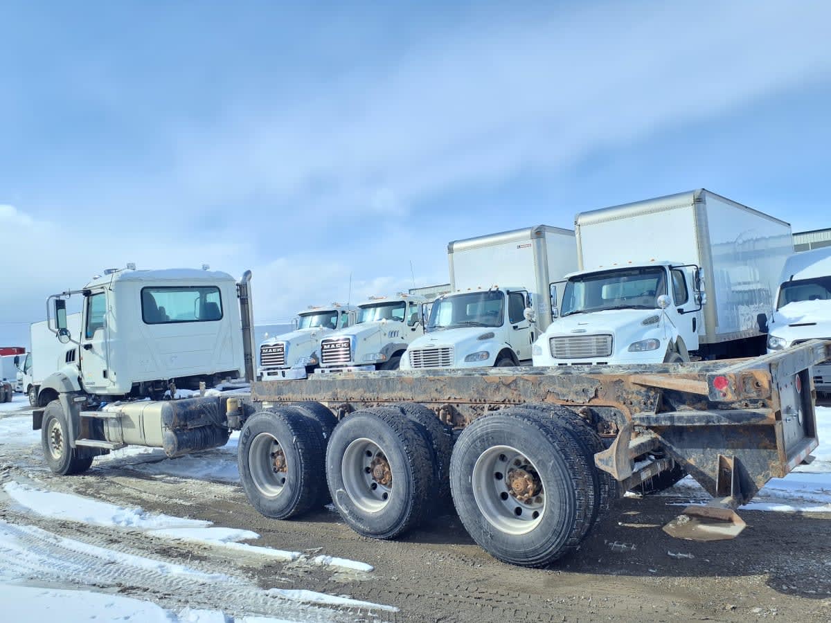 2014 Mack Trucks, Inc. GU 800 539108