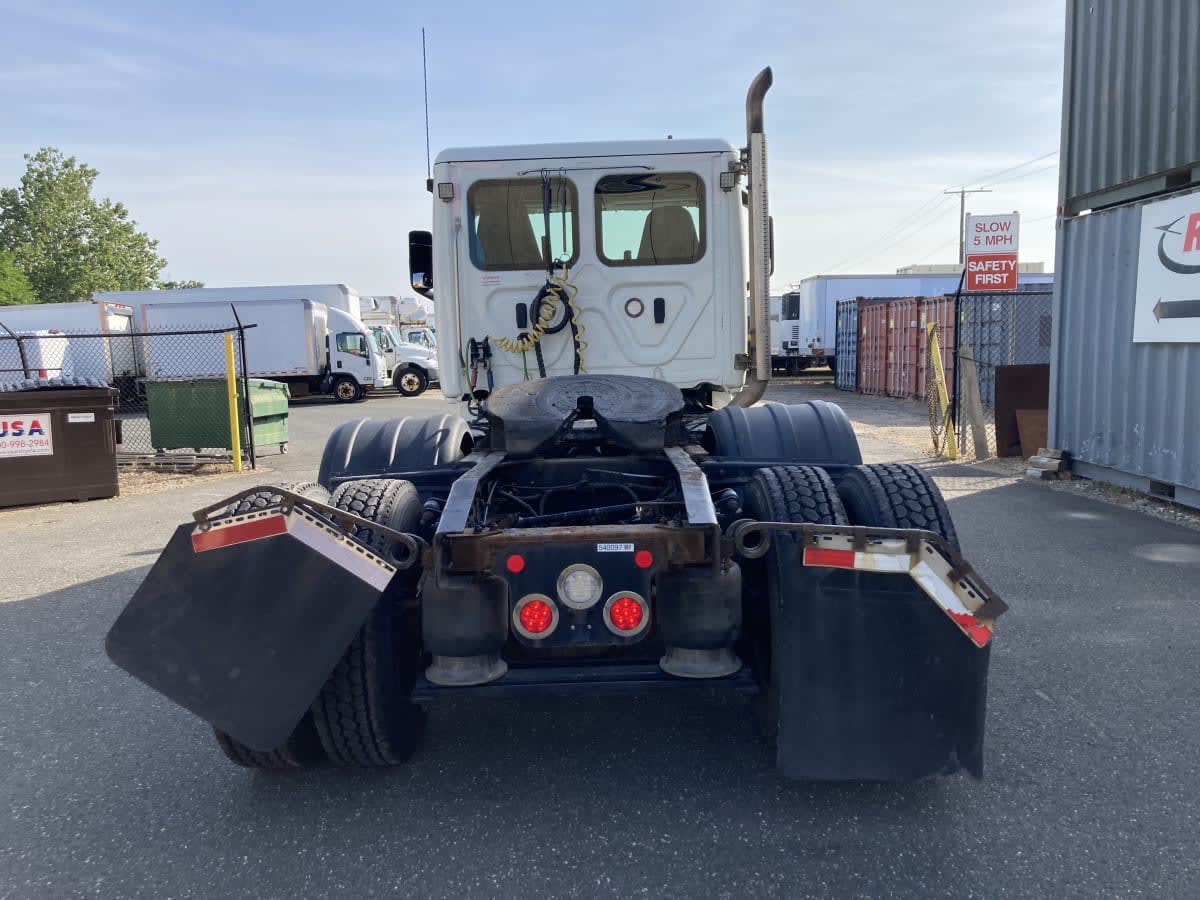 2022 Freightliner Cascadia in Springfield, MA — photo 5