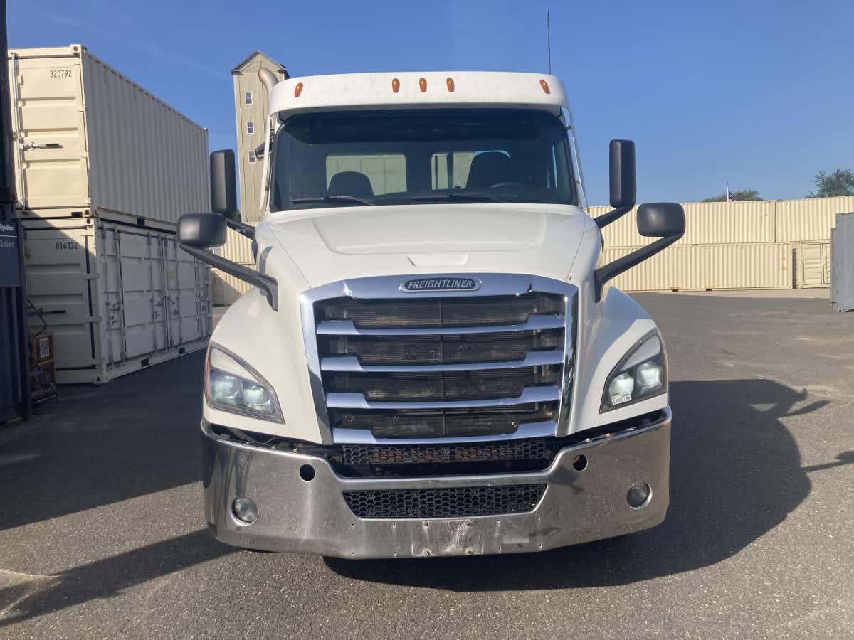 2022 Freightliner Cascadia in Springfield, MA — photo 2