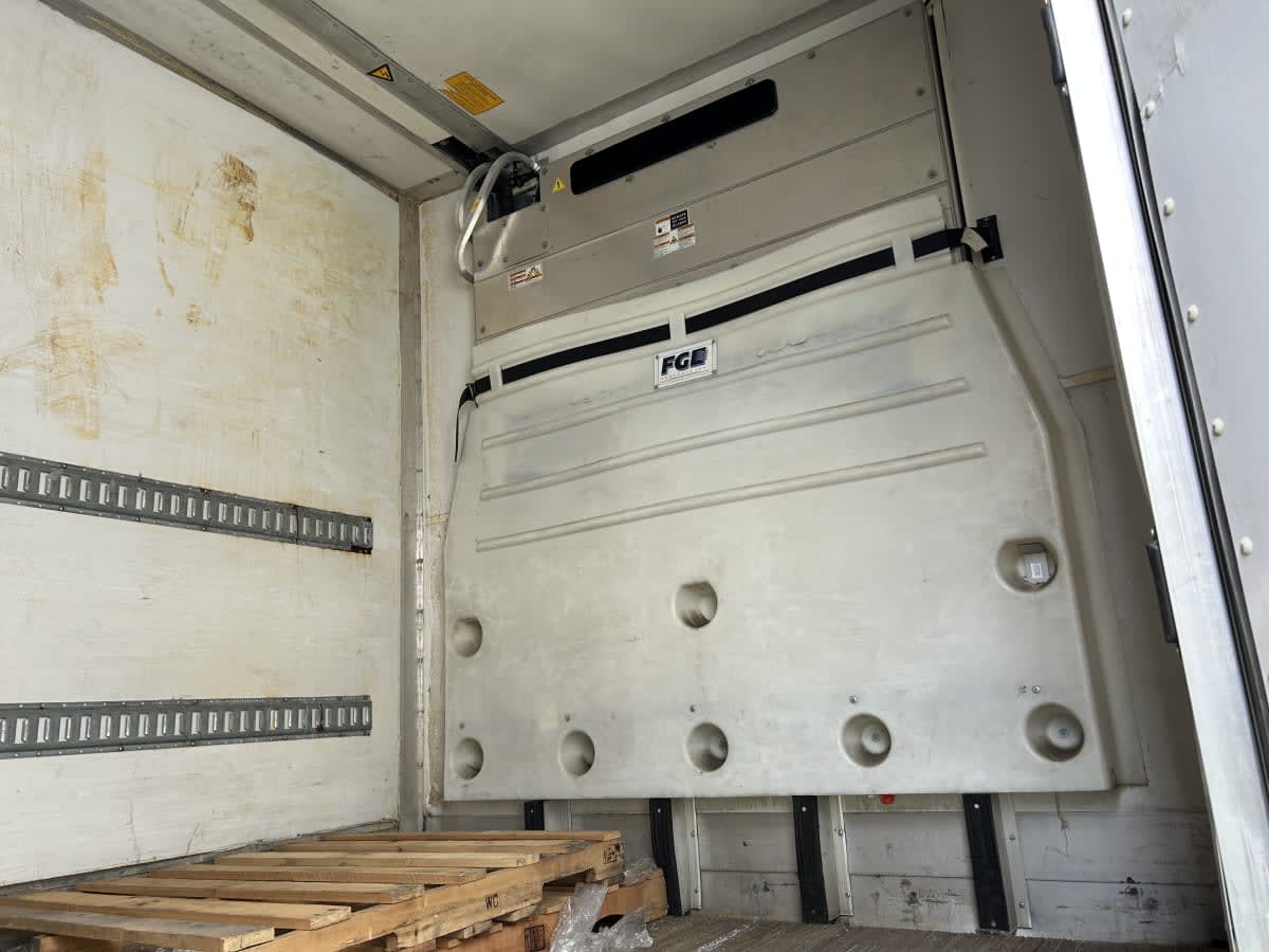 2015 Utility Trailers VS2RA 53/162/102 541072