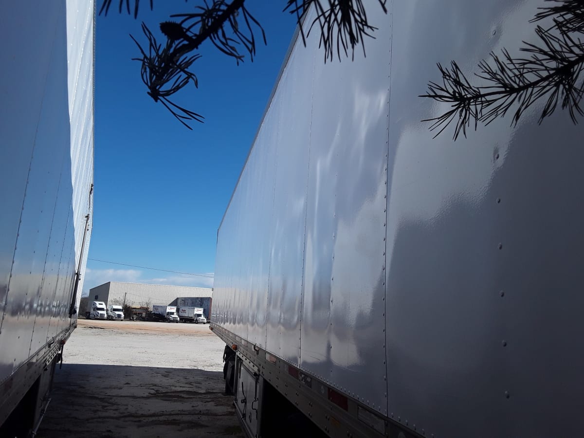 2014 Utility Trailers VS2RA 48/162/102 541898