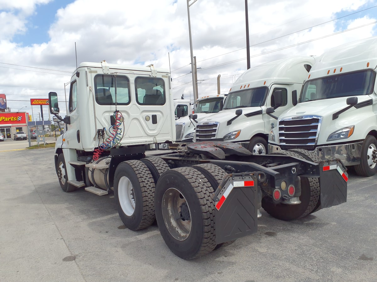 2014 Freightliner/Mercedes CASCADIA 125 542571