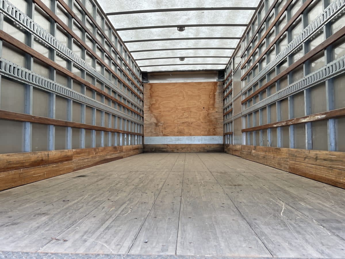 2014 Freightliner M2 106 542602