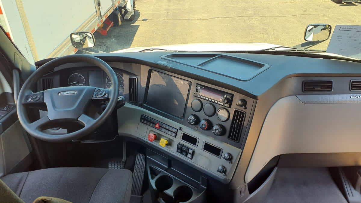 2022 Freightliner Cascadia in Bolingbrook, IL — photo 7