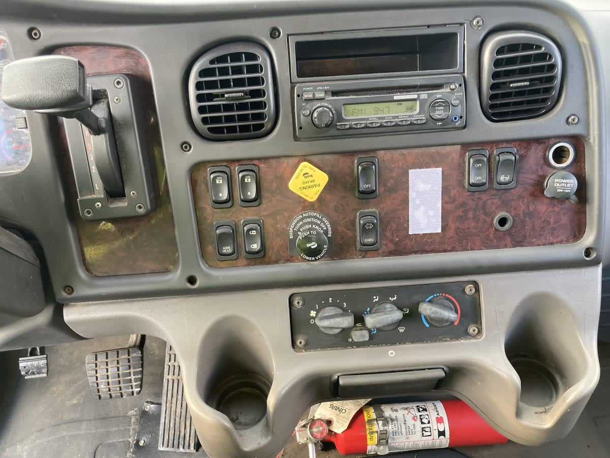 2014 Freightliner/Mercedes M2 106 543686