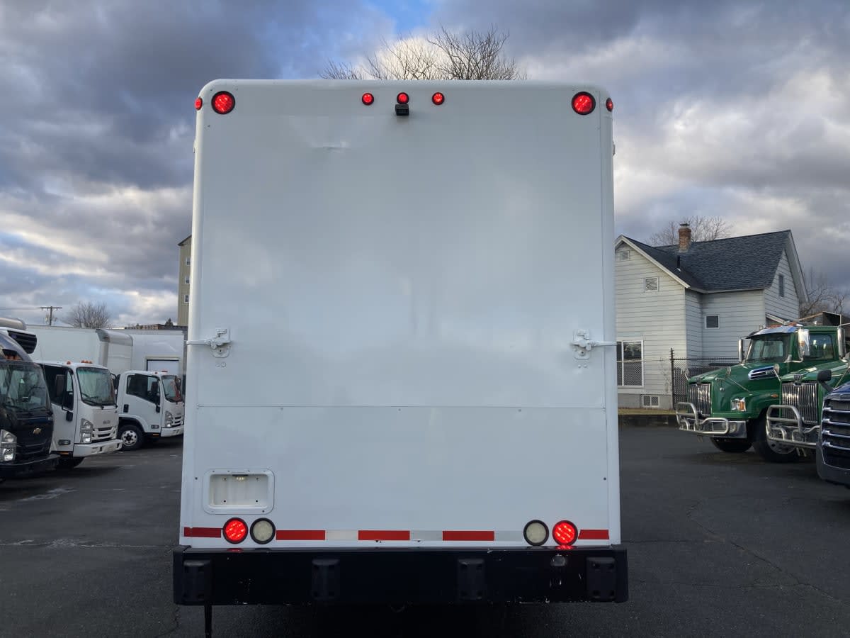 2014 Freightliner/Mercedes M2 106 543686
