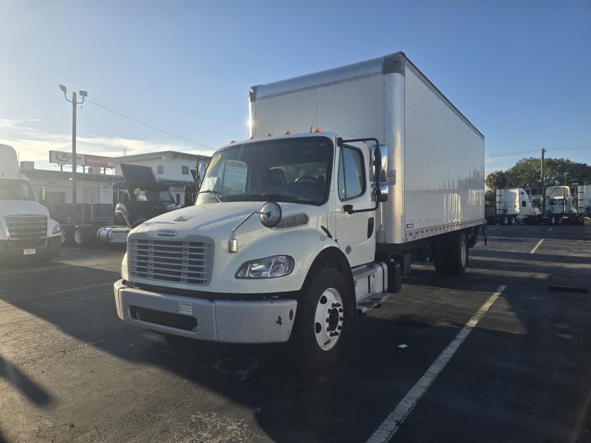 2022 Freightliner M2 106 in Tampa, FL — photo 3