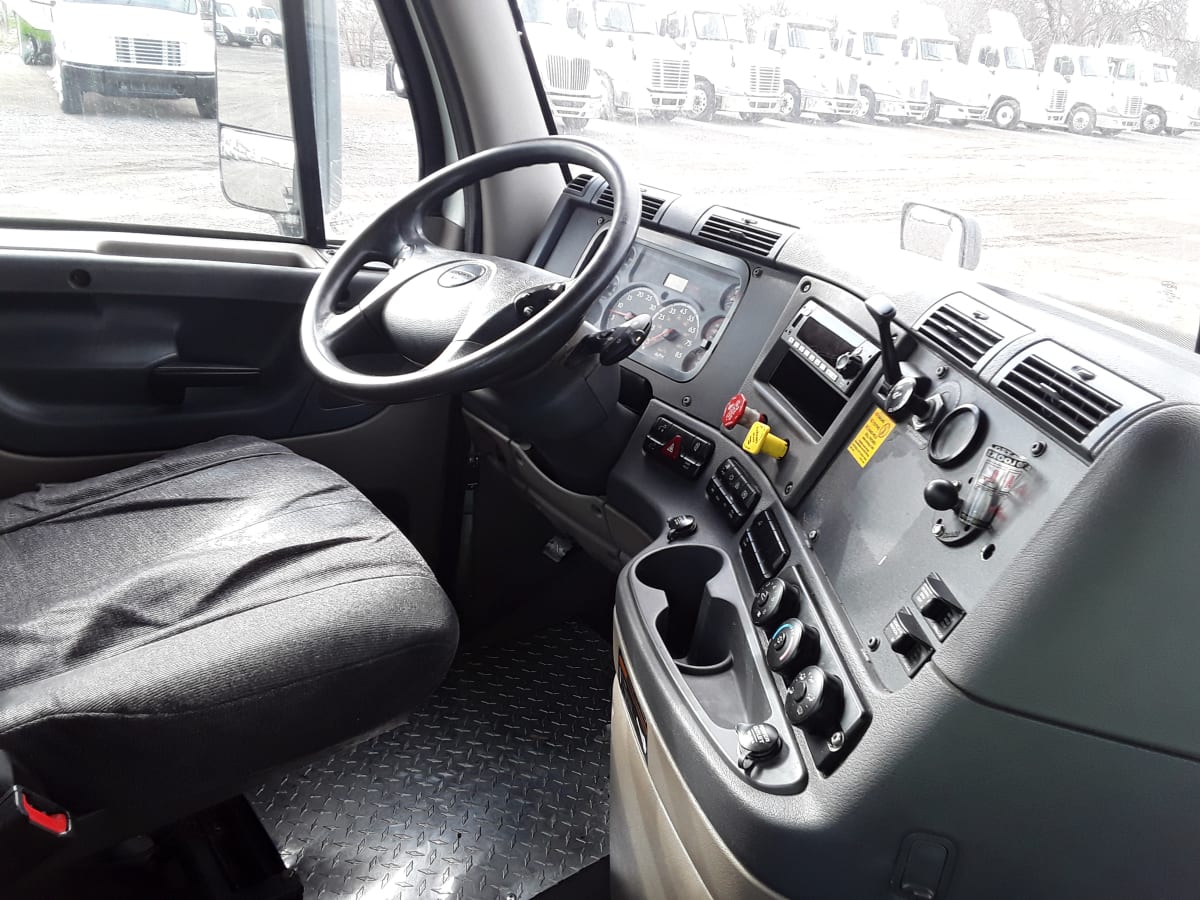 2014 Freightliner/Mercedes CASCADIA 125 545305