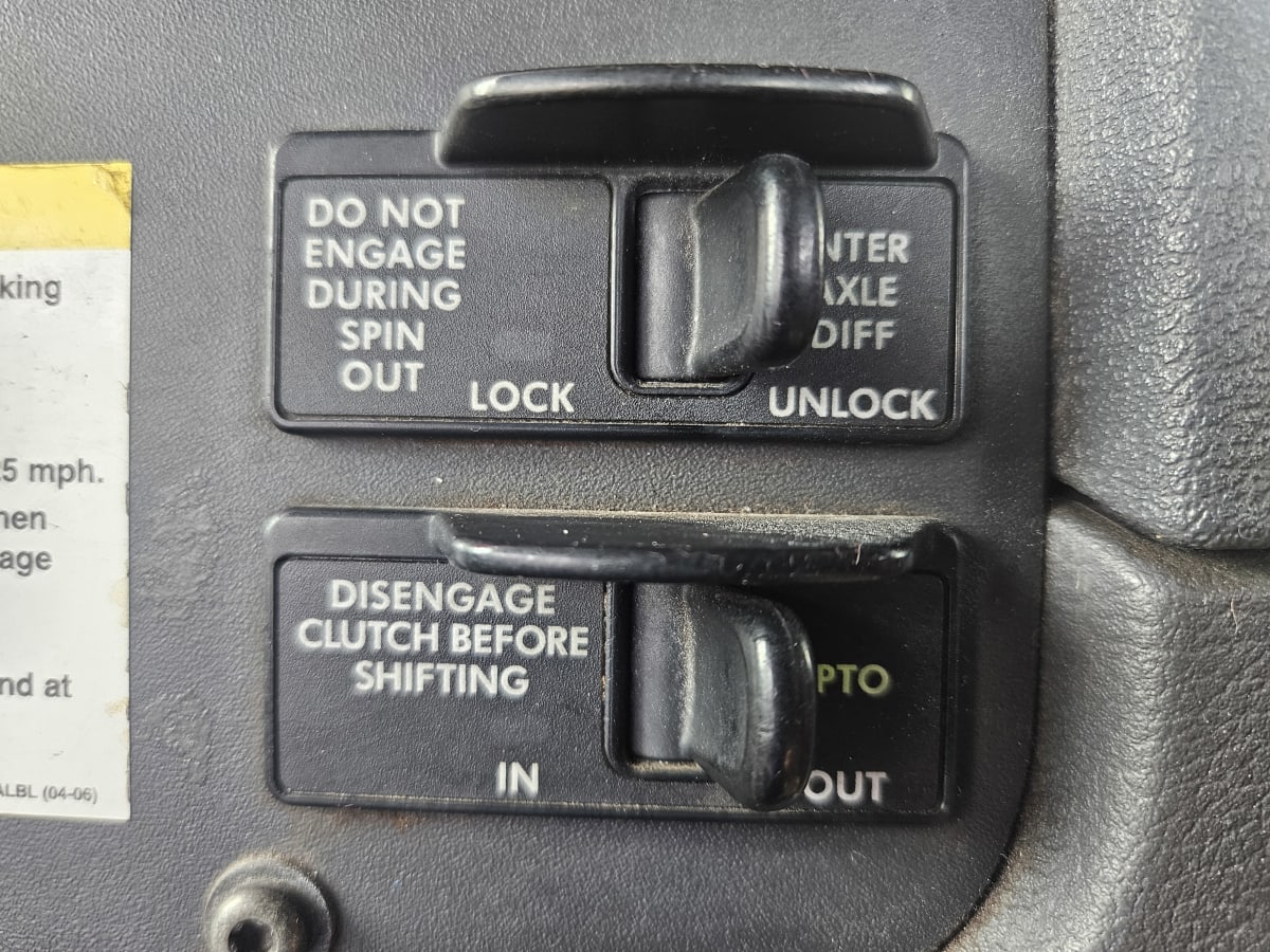 2014 Freightliner/Mercedes CASCADIA 125 545793