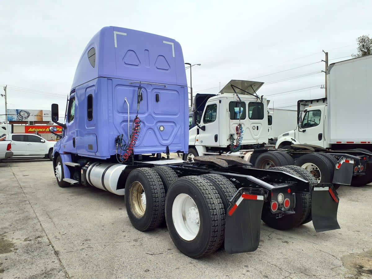 2022 Freightliner - image 6