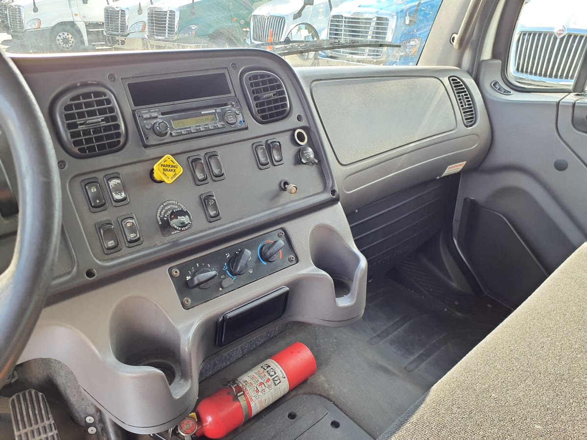 2015 Freightliner/Mercedes M2 106 546964