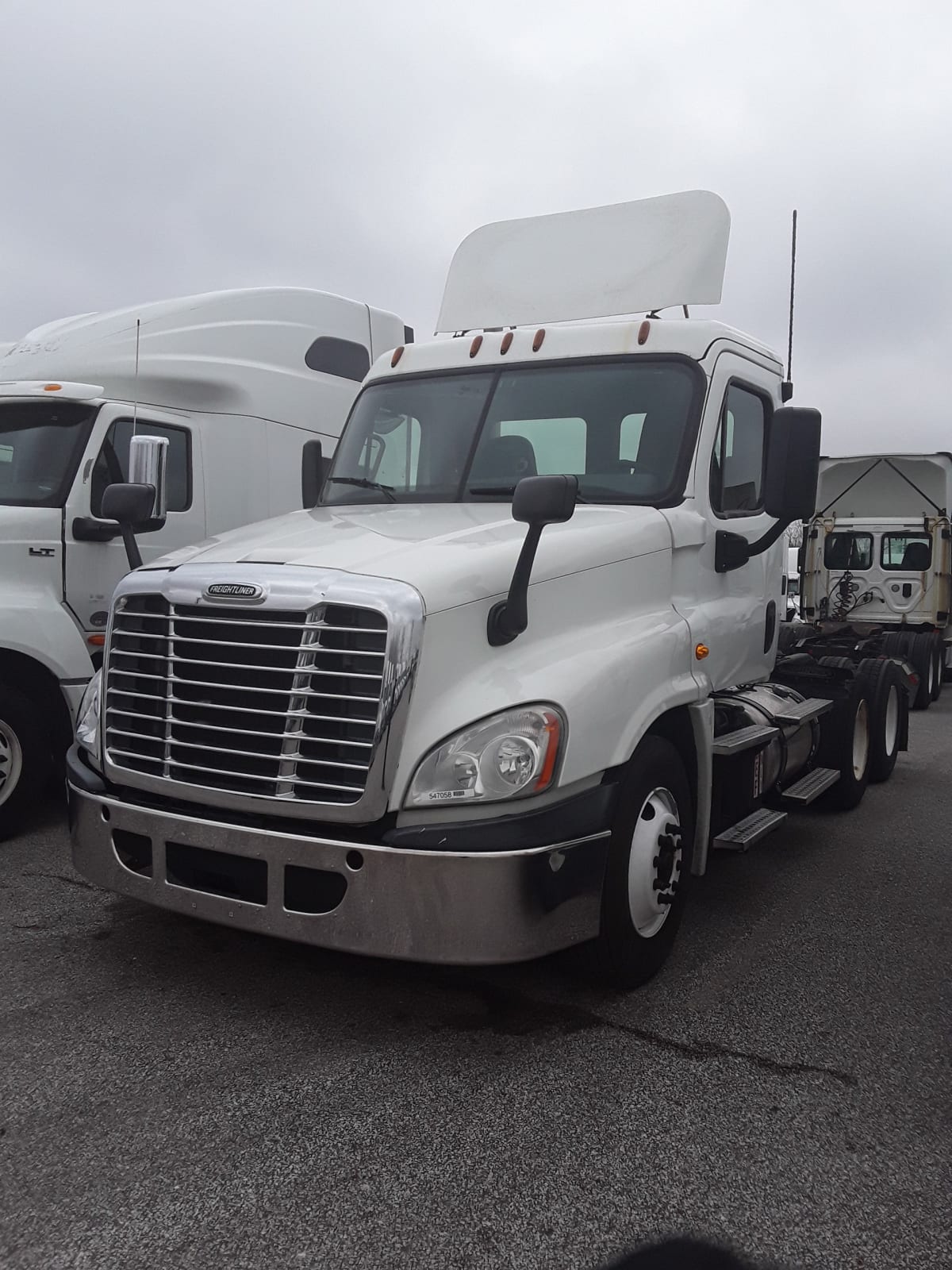 2014 Freightliner/Mercedes CASCADIA 125 547058