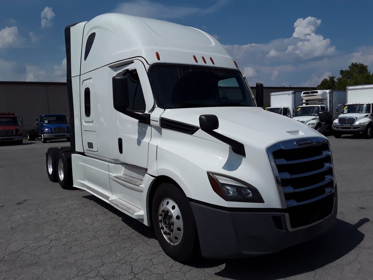 2022 Freightliner Cascadia in La Vergne, TN — photo 3