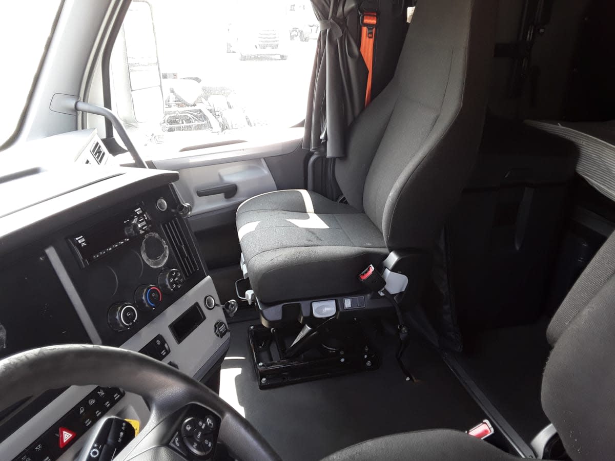 2022 Freightliner Cascadia in La Vergne, TN — photo 7