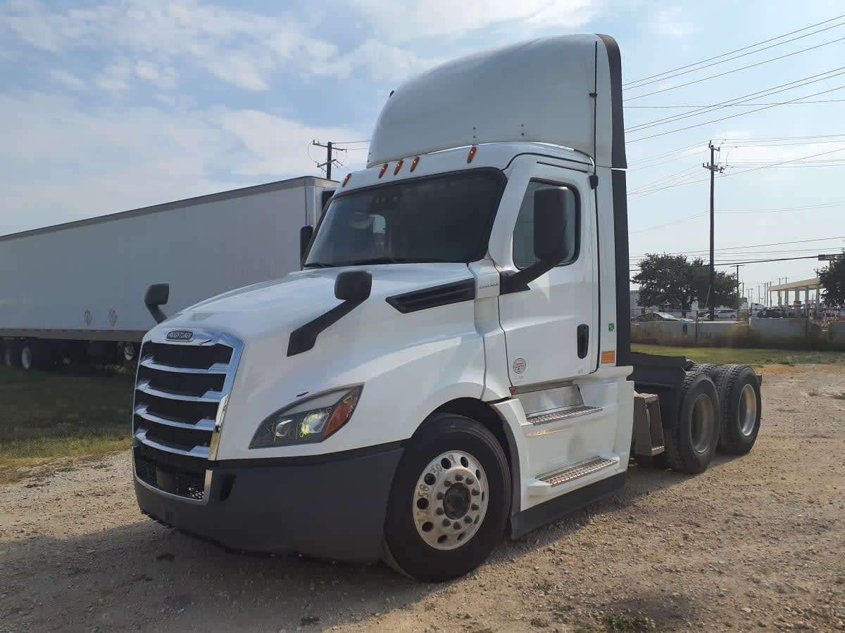 2022 Freightliner Cascadia in Converse, TX — photo 3