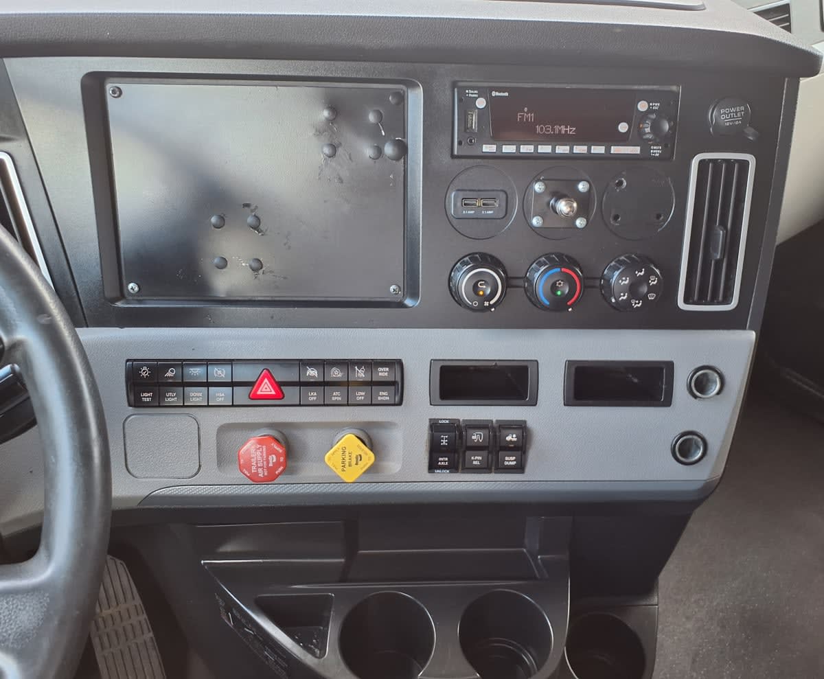 2022 Freightliner - image 10