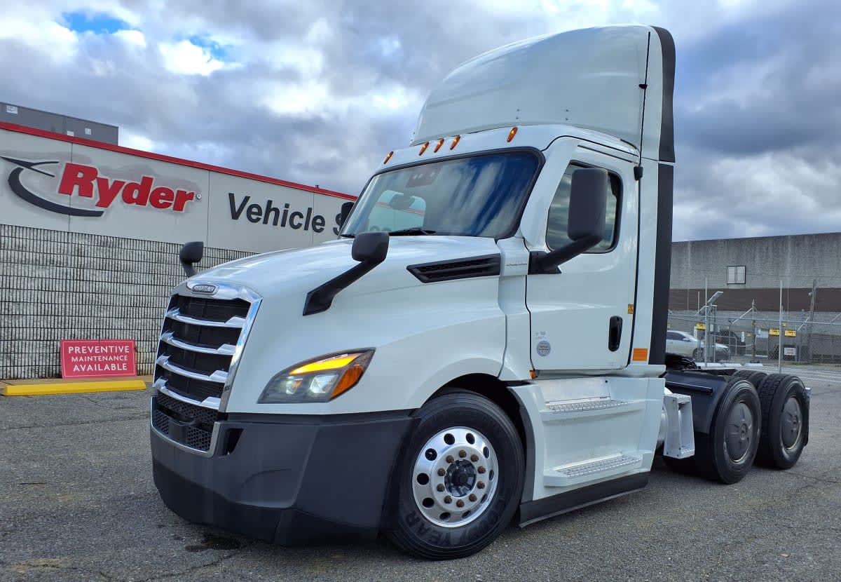 2022 Freightliner - image 1
