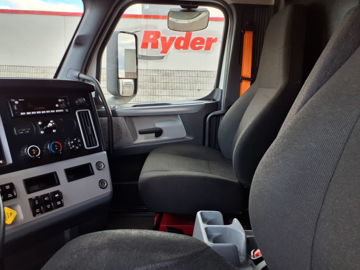 2022 Freightliner - image 7