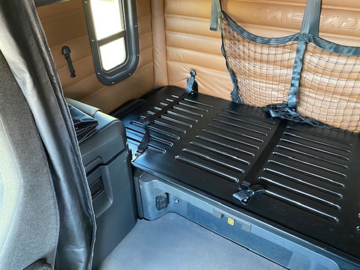 2022 Freightliner NEW CASCADIA PX12664 549320