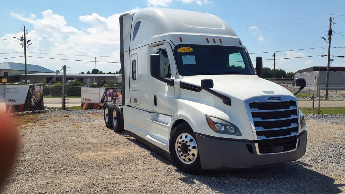 2022 Freightliner Cascadia in Birmingham, AL — photo 3
