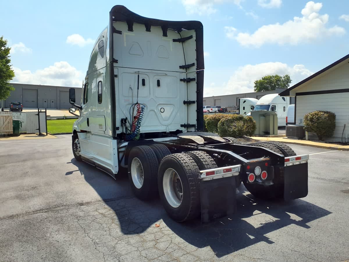 2022 Freightliner Cascadia in O'fallon, MO — photo 6