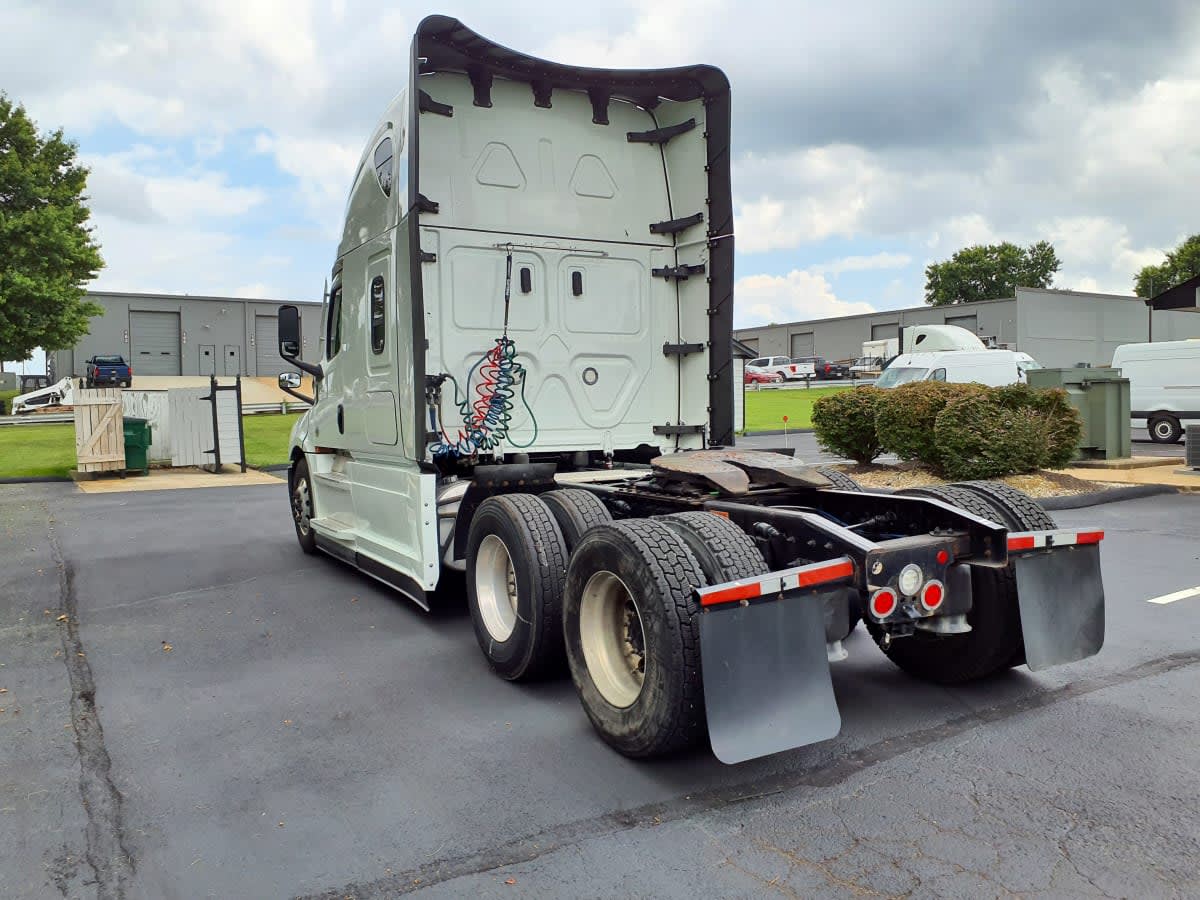 2022 Freightliner Cascadia in O'fallon, MO — photo 6
