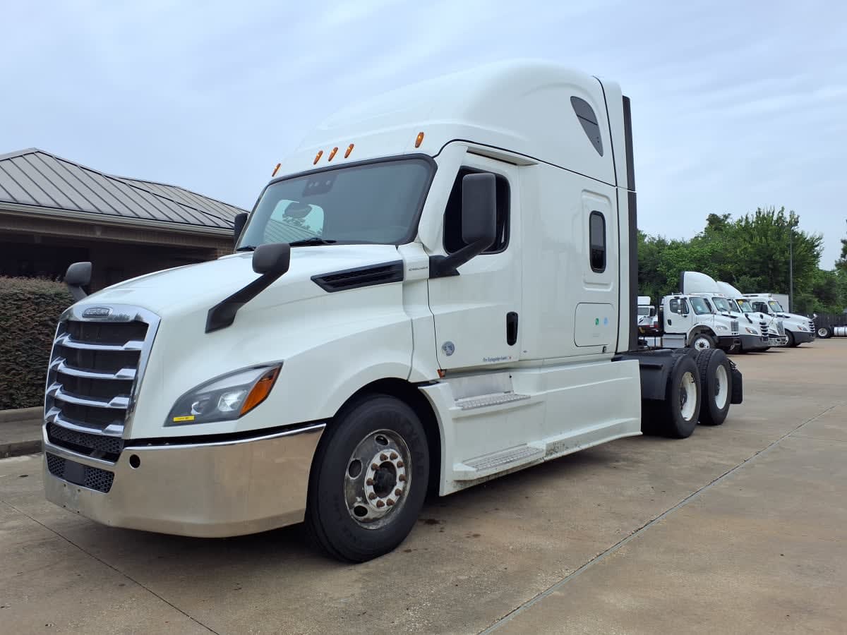 2021 Freightliner Cascadia in Houston, TX
