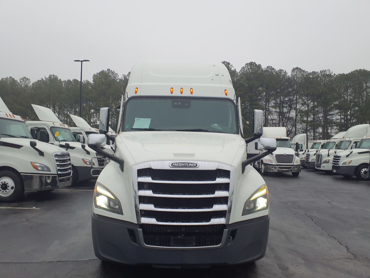 2022 Freightliner - image 2