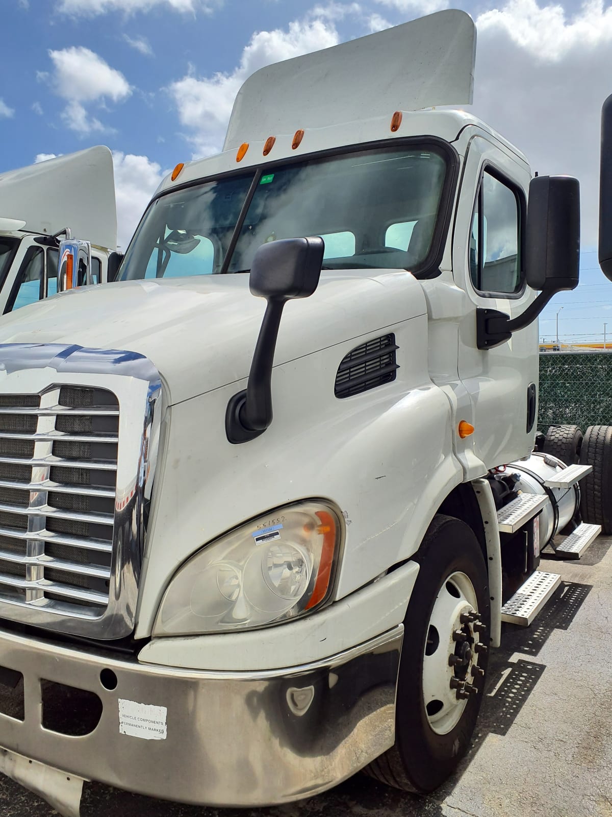 2014 Freightliner/Mercedes CASCADIA 113 551552