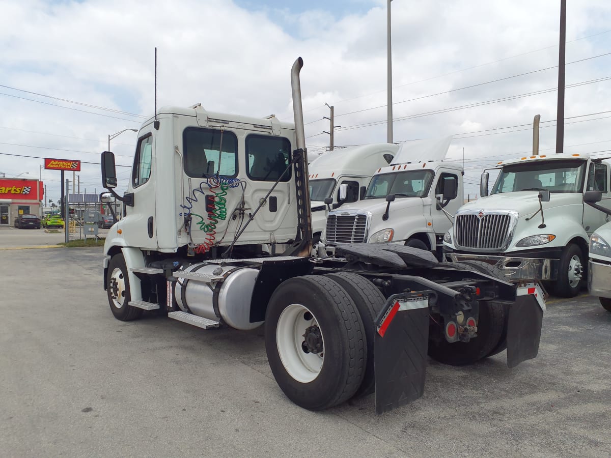 2014 Freightliner/Mercedes CASCADIA 113 551554