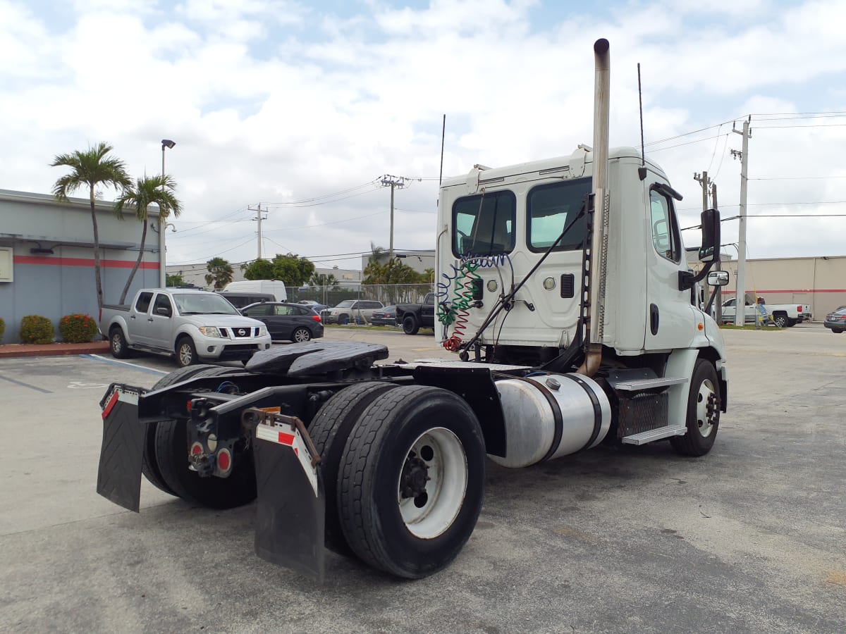 2014 Freightliner/Mercedes CASCADIA 113 551554