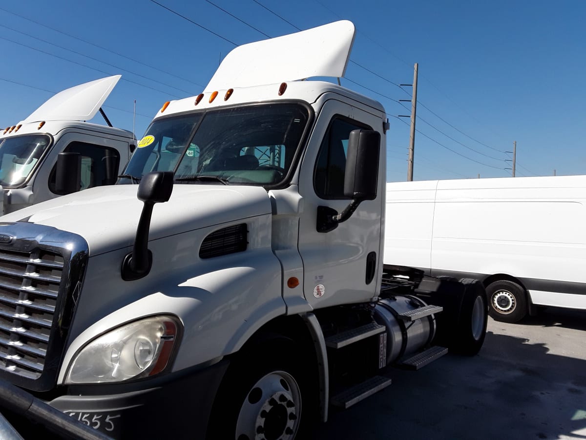 2014 Freightliner/Mercedes CASCADIA 113 551555