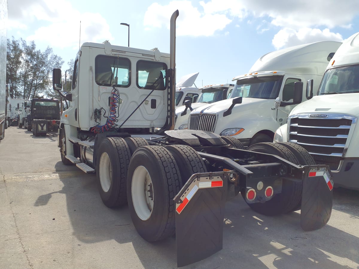 2014 Freightliner/Mercedes CASCADIA 125 551590