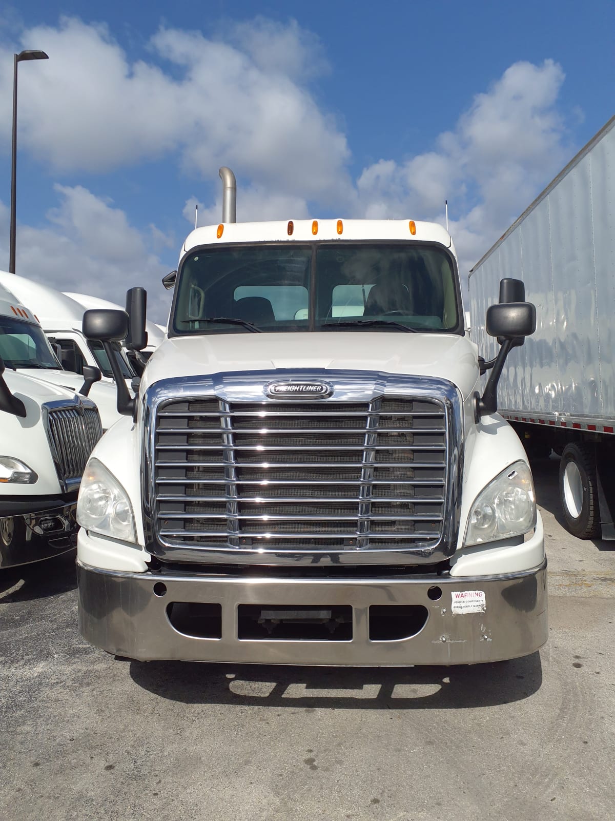 2014 Freightliner/Mercedes CASCADIA 125 551590