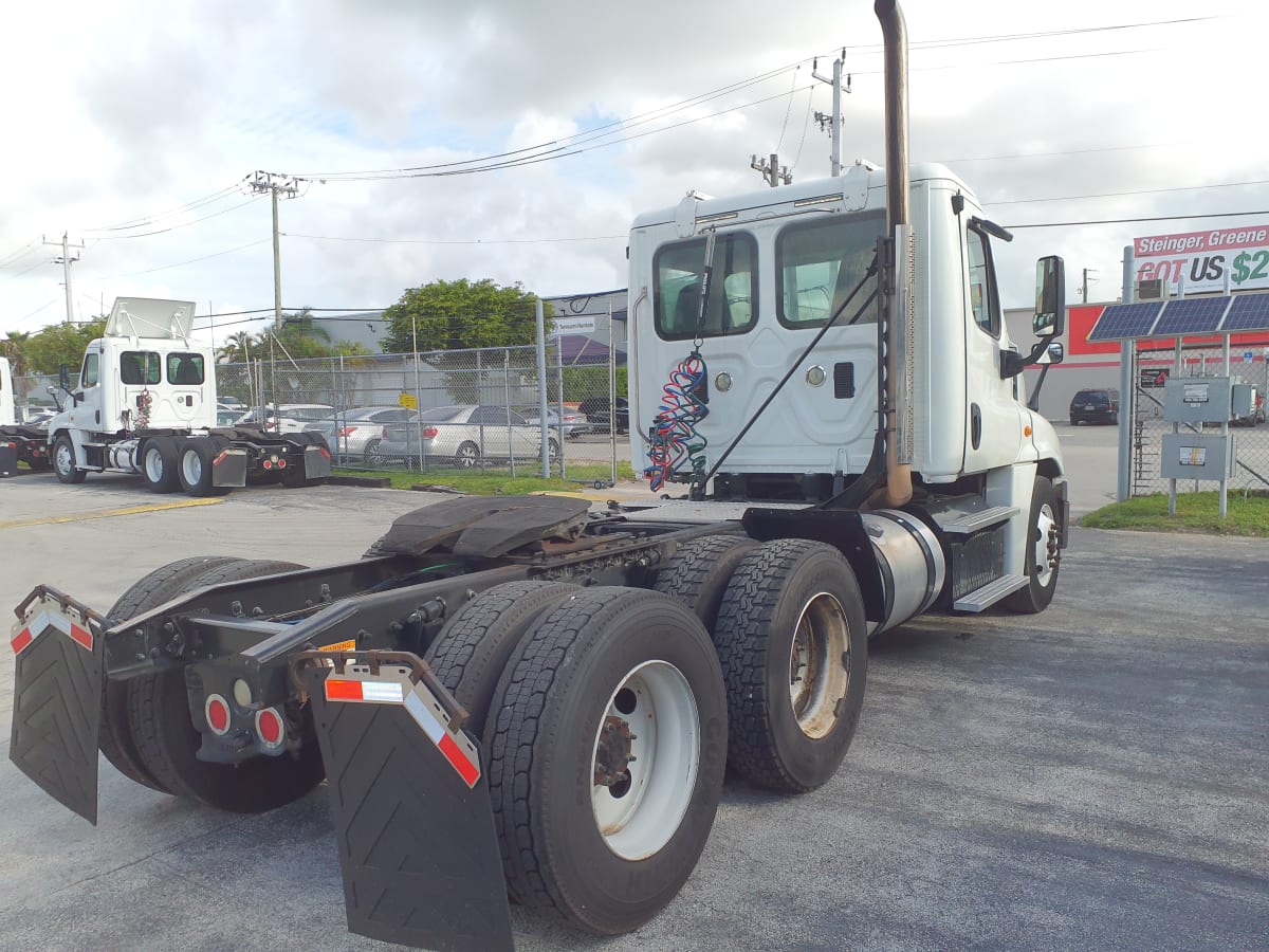 2014 Freightliner/Mercedes CASCADIA 125 551595