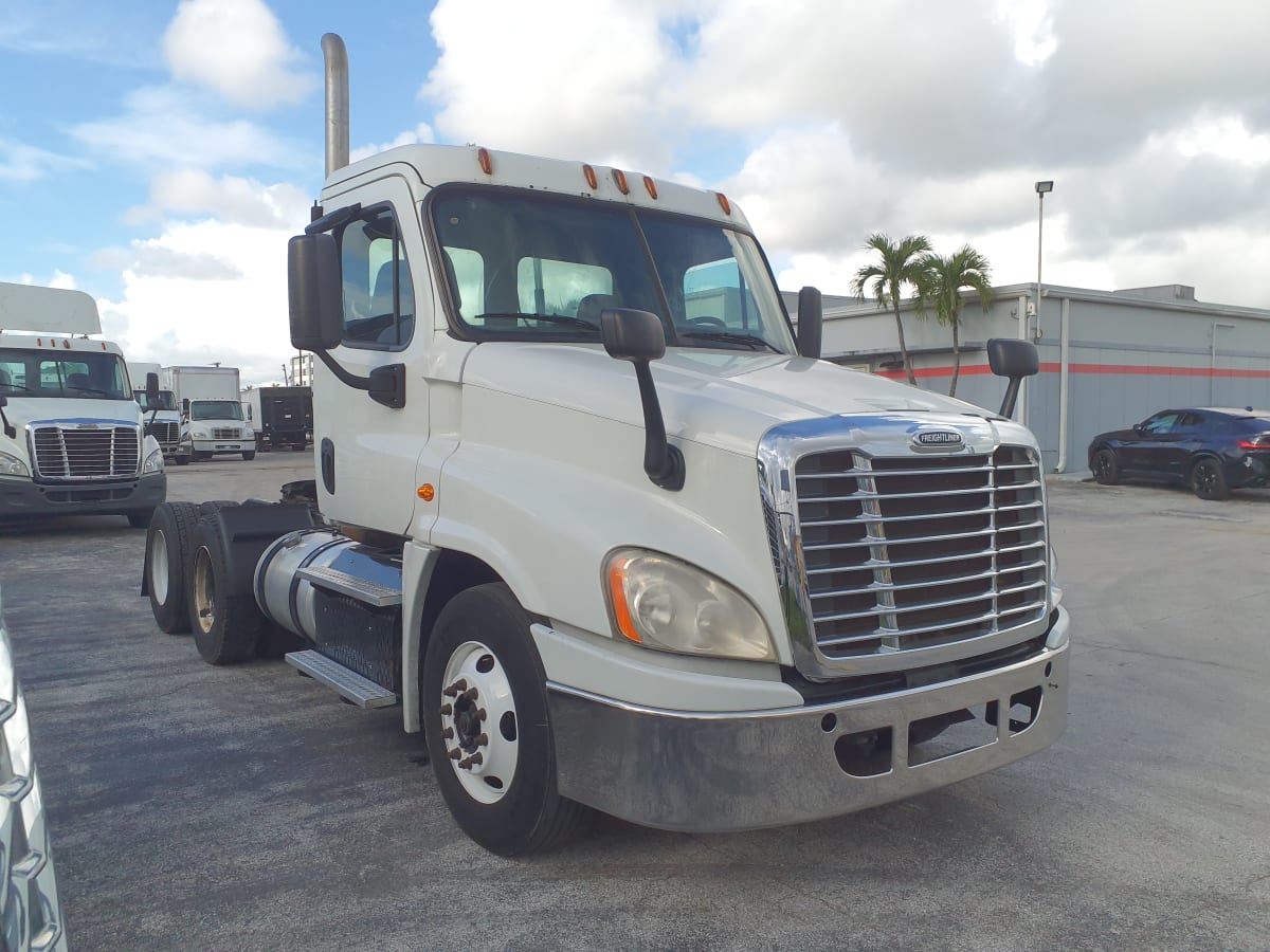 2014 Freightliner/Mercedes CASCADIA 125 551595