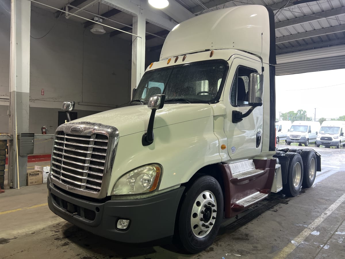 2014 Freightliner/Mercedes CASCADIA 125 551858