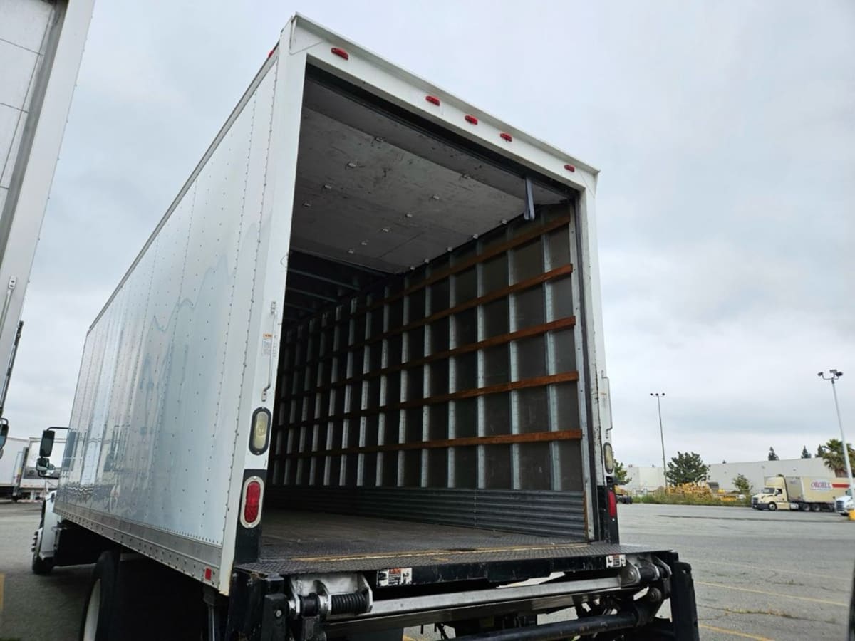 2014 Freightliner/Mercedes M2 106 556059