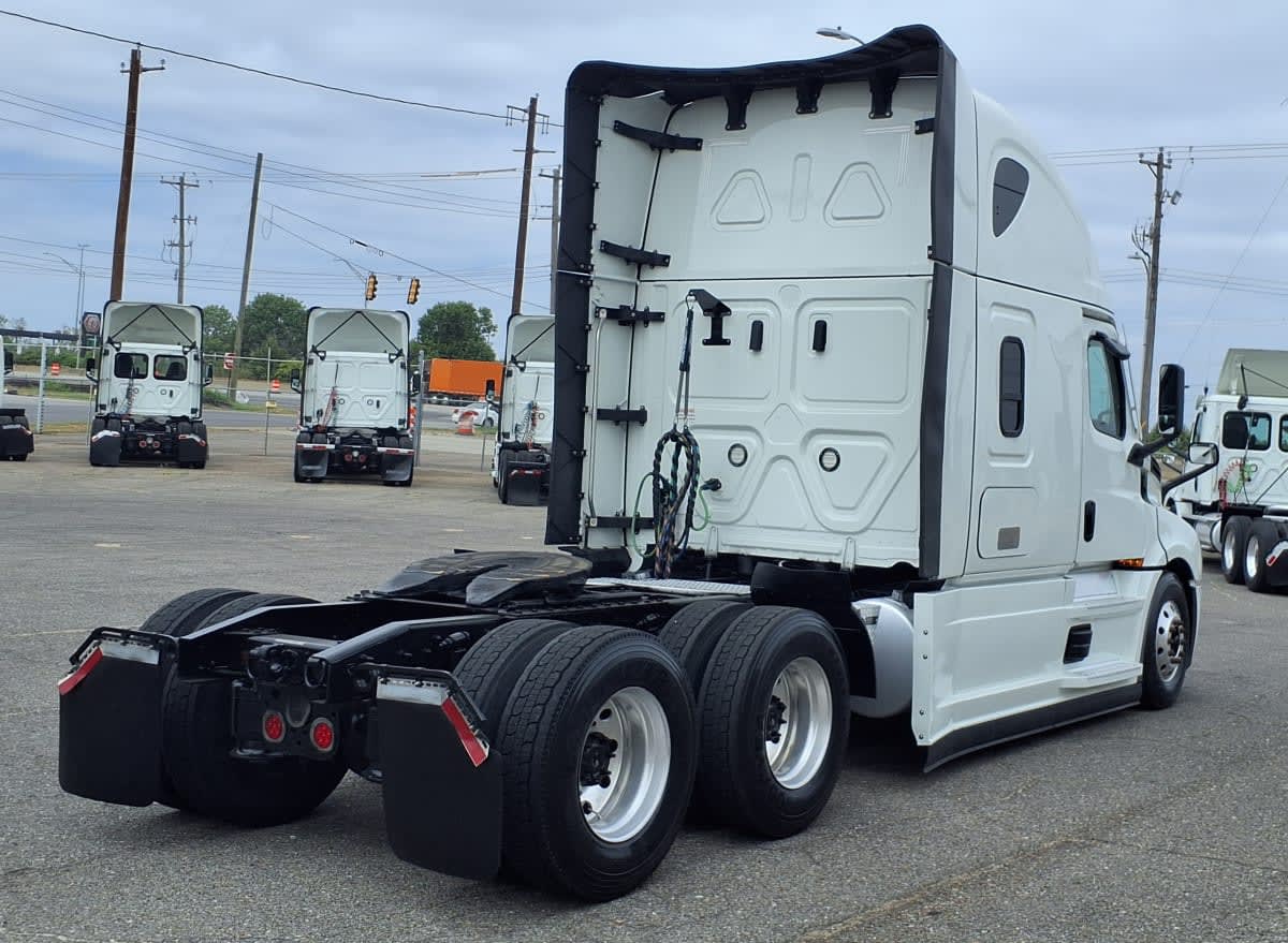 2022 Freightliner/Mercedes NEW CASCADIA 126 556798