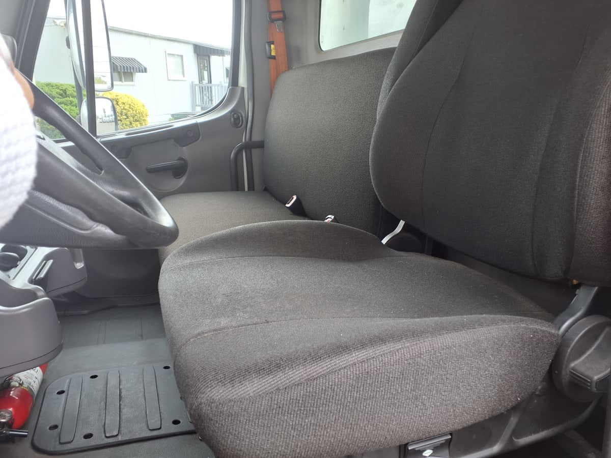 2014 Freightliner/Mercedes M2 106 557012