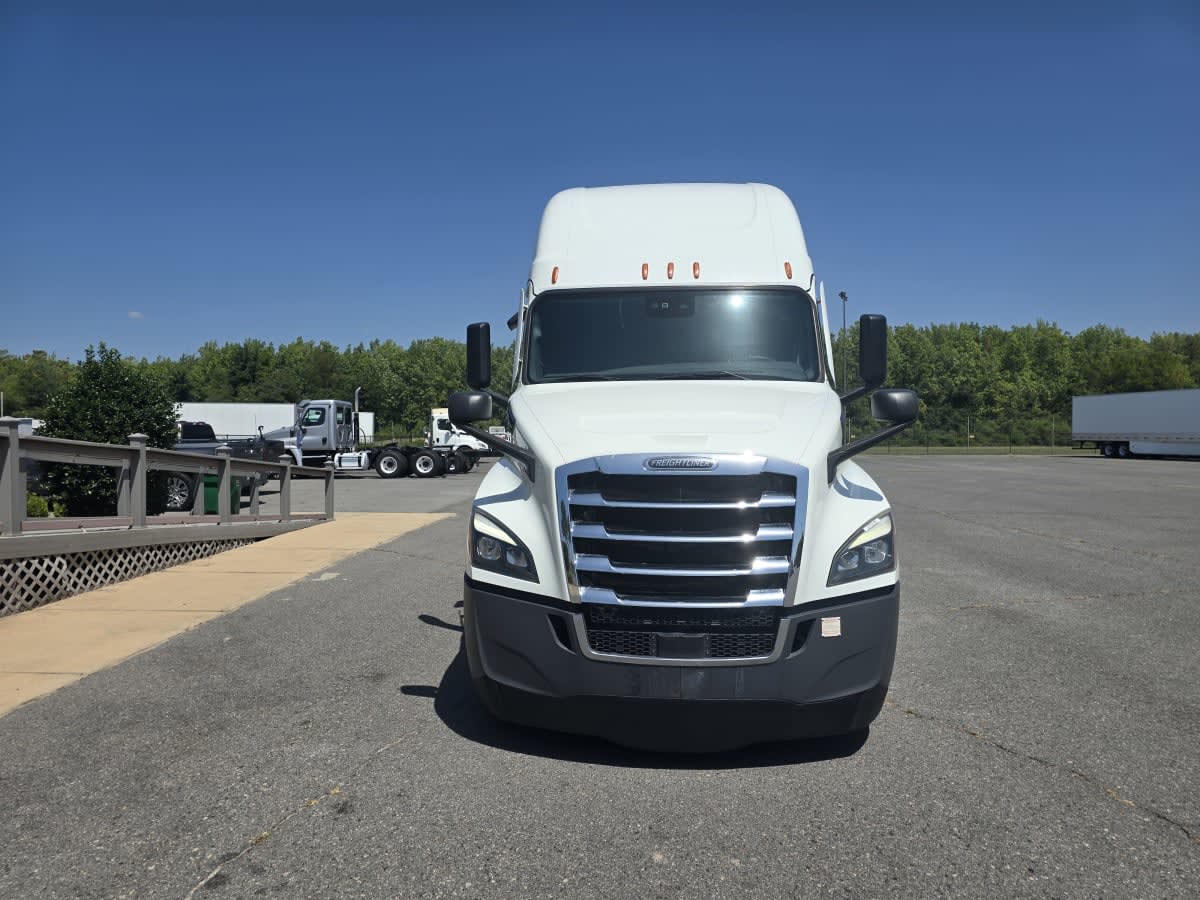2022 Freightliner Cascadia in North Little Rock, AR — photo 2