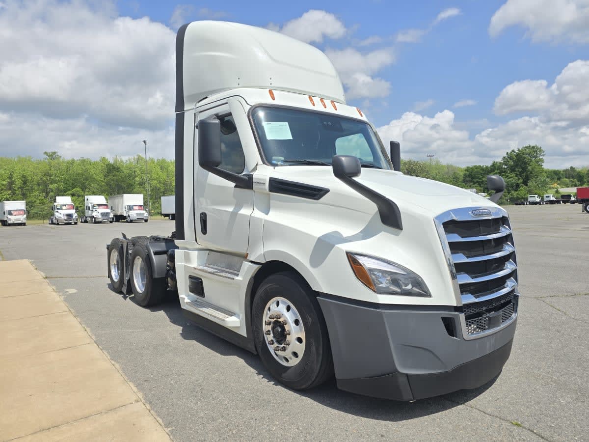 2022 Freightliner Cascadia in North Little Rock, AR — photo 3