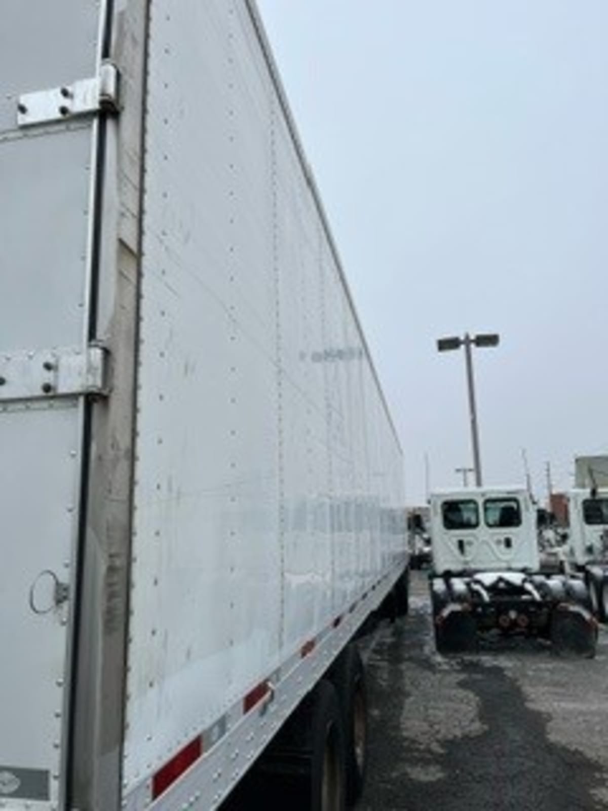 2015 Utility Trailers VS2RA 53/162/102 558930