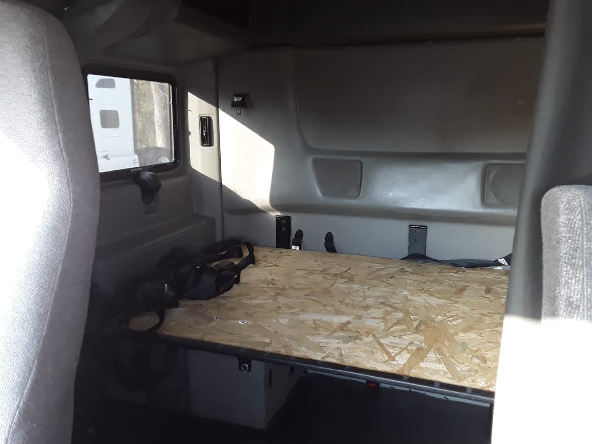 2022 International - image 8