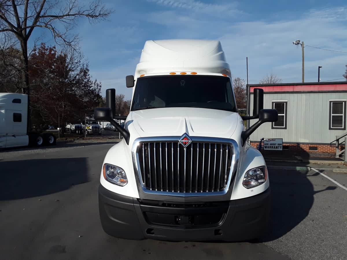 2022 International - image 2