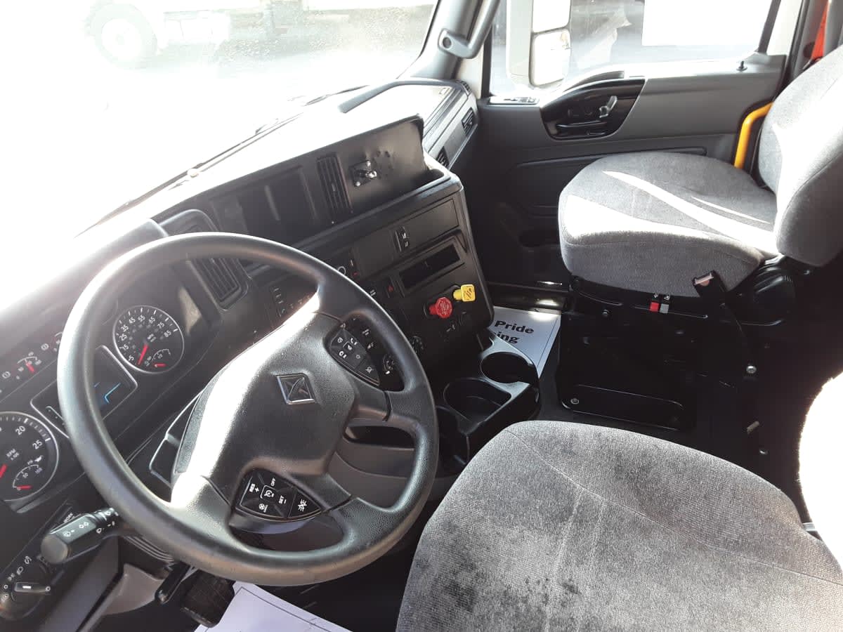 2022 International - image 7