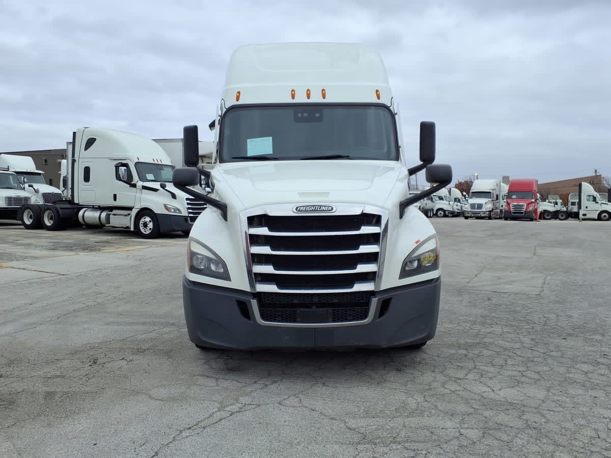 2022 Freightliner - image 2