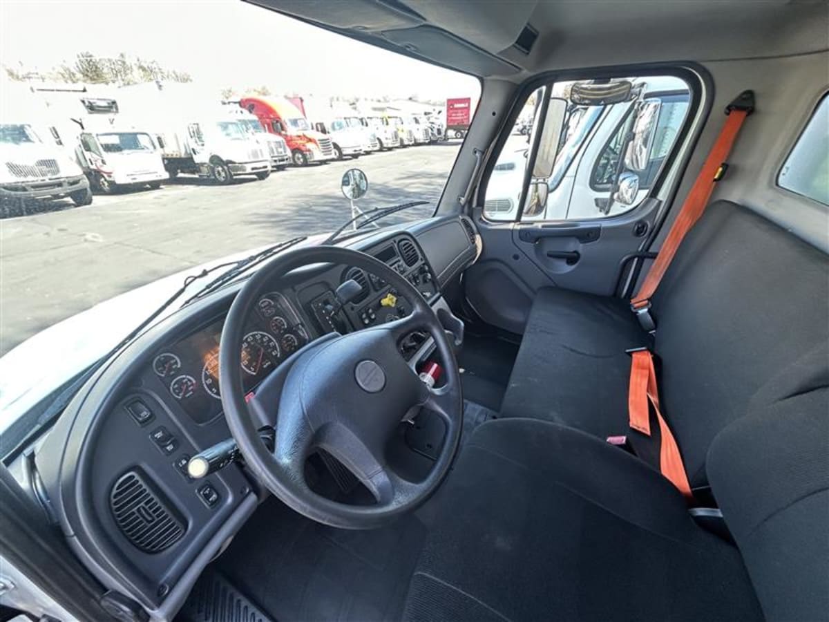 2014 Freightliner/Mercedes M2 106 560931